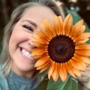 Meet your Posher, Lydia